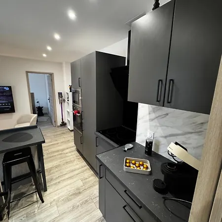 Cosy Face Au Chateau De * 卢德