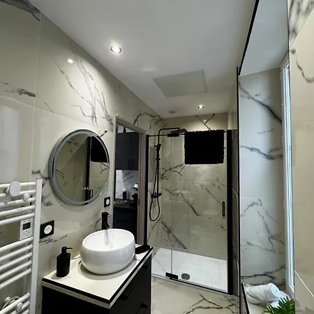 Cosy Face Au Chateau De Lourdes